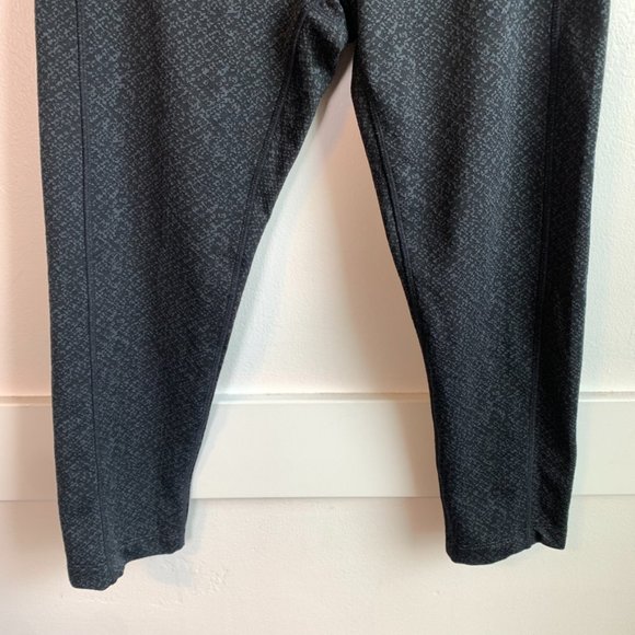 Mondetta Dark Gray Textured Pattern Cropped Leggings - Picture 8 of 8